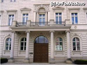 [P16] Fatada unei cladiri din Berlin » foto by iccata
 - 
<span class="allrVoted glyphicon glyphicon-heart hidden" id="av452373"></span>
<a class="m-l-10 hidden" id="sv452373" onclick="voting_Foto_DelVot(,452373,4900)" role="button">șterge vot <span class="glyphicon glyphicon-remove"></span></a>
<a id="v9452373" class=" c-red"  onclick="voting_Foto_SetVot(452373)" role="button"><span class="glyphicon glyphicon-heart-empty"></span> <b>LIKE</b> = Votează poza</a> <img class="hidden"  id="f452373W9" src="/imagini/loader.gif" border="0" /><span class="AjErrMes hidden" id="e452373ErM"></span>