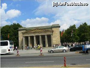 [P18] Neue Wache sau Noua Garda – cladire folosita ca memorial de razboi din 1931 » foto by iccata
 - 
<span class="allrVoted glyphicon glyphicon-heart hidden" id="av452375"></span>
<a class="m-l-10 hidden" id="sv452375" onclick="voting_Foto_DelVot(,452375,4900)" role="button">șterge vot <span class="glyphicon glyphicon-remove"></span></a>
<a id="v9452375" class=" c-red"  onclick="voting_Foto_SetVot(452375)" role="button"><span class="glyphicon glyphicon-heart-empty"></span> <b>LIKE</b> = Votează poza</a> <img class="hidden"  id="f452375W9" src="/imagini/loader.gif" border="0" /><span class="AjErrMes hidden" id="e452375ErM"></span>