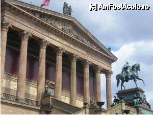 [P37] Muzeul Vechi (Altes Museum) gazduieste exponate grecesti si romane » foto by iccata
 - 
<span class="allrVoted glyphicon glyphicon-heart hidden" id="av452396"></span>
<a class="m-l-10 hidden" id="sv452396" onclick="voting_Foto_DelVot(,452396,4900)" role="button">șterge vot <span class="glyphicon glyphicon-remove"></span></a>
<a id="v9452396" class=" c-red"  onclick="voting_Foto_SetVot(452396)" role="button"><span class="glyphicon glyphicon-heart-empty"></span> <b>LIKE</b> = Votează poza</a> <img class="hidden"  id="f452396W9" src="/imagini/loader.gif" border="0" /><span class="AjErrMes hidden" id="e452396ErM"></span>
