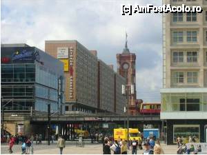 [P04] Linia de metrou, aici la etaj si in ultimul plan Primaria Berlinului » foto by iccata
 - 
<span class="allrVoted glyphicon glyphicon-heart hidden" id="av452358"></span>
<a class="m-l-10 hidden" id="sv452358" onclick="voting_Foto_DelVot(,452358,4900)" role="button">șterge vot <span class="glyphicon glyphicon-remove"></span></a>
<a id="v9452358" class=" c-red"  onclick="voting_Foto_SetVot(452358)" role="button"><span class="glyphicon glyphicon-heart-empty"></span> <b>LIKE</b> = Votează poza</a> <img class="hidden"  id="f452358W9" src="/imagini/loader.gif" border="0" /><span class="AjErrMes hidden" id="e452358ErM"></span>