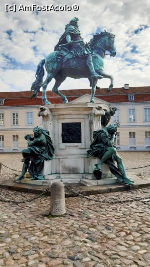 [P05] Palatul Charlottenburg » foto by Carmen Ion
 - 
<span class="allrVoted glyphicon glyphicon-heart hidden" id="av1282559"></span>
<a class="m-l-10 hidden" id="sv1282559" onclick="voting_Foto_DelVot(,1282559,4900)" role="button">șterge vot <span class="glyphicon glyphicon-remove"></span></a>
<a id="v91282559" class=" c-red"  onclick="voting_Foto_SetVot(1282559)" role="button"><span class="glyphicon glyphicon-heart-empty"></span> <b>LIKE</b> = Votează poza</a> <img class="hidden"  id="f1282559W9" src="/imagini/loader.gif" border="0" /><span class="AjErrMes hidden" id="e1282559ErM"></span>