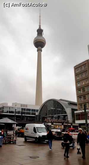[P06] Alexanderplatz și turnul de televiziune » foto by Carmen Ion
 - 
<span class="allrVoted glyphicon glyphicon-heart hidden" id="av1282560"></span>
<a class="m-l-10 hidden" id="sv1282560" onclick="voting_Foto_DelVot(,1282560,4900)" role="button">șterge vot <span class="glyphicon glyphicon-remove"></span></a>
<a id="v91282560" class=" c-red"  onclick="voting_Foto_SetVot(1282560)" role="button"><span class="glyphicon glyphicon-heart-empty"></span> <b>LIKE</b> = Votează poza</a> <img class="hidden"  id="f1282560W9" src="/imagini/loader.gif" border="0" /><span class="AjErrMes hidden" id="e1282560ErM"></span>