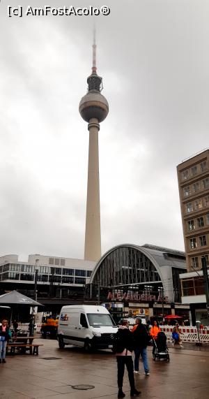 [P01] Alexanderplatz și turnul de televiziune » foto by Carmen Ion
 - 
<span class="allrVoted glyphicon glyphicon-heart hidden" id="av1282709"></span>
<a class="m-l-10 hidden" id="sv1282709" onclick="voting_Foto_DelVot(,1282709,4900)" role="button">șterge vot <span class="glyphicon glyphicon-remove"></span></a>
<a id="v91282709" class=" c-red"  onclick="voting_Foto_SetVot(1282709)" role="button"><span class="glyphicon glyphicon-heart-empty"></span> <b>LIKE</b> = Votează poza</a> <img class="hidden"  id="f1282709W9" src="/imagini/loader.gif" border="0" /><span class="AjErrMes hidden" id="e1282709ErM"></span>