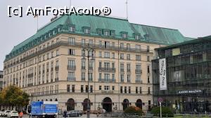 [P54] Hotelul Adlon din Pariser Platz » foto by Carmen Ion
 - 
<span class="allrVoted glyphicon glyphicon-heart hidden" id="av1283115"></span>
<a class="m-l-10 hidden" id="sv1283115" onclick="voting_Foto_DelVot(,1283115,4900)" role="button">șterge vot <span class="glyphicon glyphicon-remove"></span></a>
<a id="v91283115" class=" c-red"  onclick="voting_Foto_SetVot(1283115)" role="button"><span class="glyphicon glyphicon-heart-empty"></span> <b>LIKE</b> = Votează poza</a> <img class="hidden"  id="f1283115W9" src="/imagini/loader.gif" border="0" /><span class="AjErrMes hidden" id="e1283115ErM"></span>