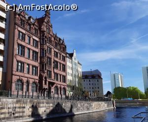[P24] Clădiri frumoase în Nikolaiviertel » foto by Carmen Ion
 - 
<span class="allrVoted glyphicon glyphicon-heart hidden" id="av1284277"></span>
<a class="m-l-10 hidden" id="sv1284277" onclick="voting_Foto_DelVot(,1284277,4900)" role="button">șterge vot <span class="glyphicon glyphicon-remove"></span></a>
<a id="v91284277" class=" c-red"  onclick="voting_Foto_SetVot(1284277)" role="button"><span class="glyphicon glyphicon-heart-empty"></span> <b>LIKE</b> = Votează poza</a> <img class="hidden"  id="f1284277W9" src="/imagini/loader.gif" border="0" /><span class="AjErrMes hidden" id="e1284277ErM"></span>