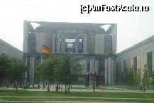 [P13] Cladirea cancelarului german din Berlin » foto by ileanaxperta*
 - 
<span class="allrVoted glyphicon glyphicon-heart hidden" id="av211725"></span>
<a class="m-l-10 hidden" id="sv211725" onclick="voting_Foto_DelVot(,211725,4900)" role="button">șterge vot <span class="glyphicon glyphicon-remove"></span></a>
<a id="v9211725" class=" c-red"  onclick="voting_Foto_SetVot(211725)" role="button"><span class="glyphicon glyphicon-heart-empty"></span> <b>LIKE</b> = Votează poza</a> <img class="hidden"  id="f211725W9" src="/imagini/loader.gif" border="0" /><span class="AjErrMes hidden" id="e211725ErM"></span>