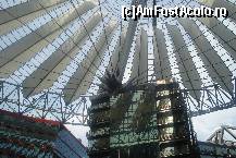 [P24] O parte din cupola acestui mall din Berlinul cel nou » foto by ileanaxperta*
 - 
<span class="allrVoted glyphicon glyphicon-heart hidden" id="av211736"></span>
<a class="m-l-10 hidden" id="sv211736" onclick="voting_Foto_DelVot(,211736,4900)" role="button">șterge vot <span class="glyphicon glyphicon-remove"></span></a>
<a id="v9211736" class=" c-red"  onclick="voting_Foto_SetVot(211736)" role="button"><span class="glyphicon glyphicon-heart-empty"></span> <b>LIKE</b> = Votează poza</a> <img class="hidden"  id="f211736W9" src="/imagini/loader.gif" border="0" /><span class="AjErrMes hidden" id="e211736ErM"></span>