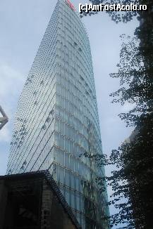 [P26] Debis Haus din Berlin, face parte din cele 9 cladiri care formeaza grandiosul mall din partea noua a orasului, in imediata apropiere a P=tei Potsdam » foto by ileanaxperta*
 - 
<span class="allrVoted glyphicon glyphicon-heart hidden" id="av211738"></span>
<a class="m-l-10 hidden" id="sv211738" onclick="voting_Foto_DelVot(,211738,4900)" role="button">șterge vot <span class="glyphicon glyphicon-remove"></span></a>
<a id="v9211738" class=" c-red"  onclick="voting_Foto_SetVot(211738)" role="button"><span class="glyphicon glyphicon-heart-empty"></span> <b>LIKE</b> = Votează poza</a> <img class="hidden"  id="f211738W9" src="/imagini/loader.gif" border="0" /><span class="AjErrMes hidden" id="e211738ErM"></span>