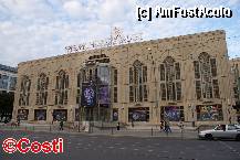 [P01] Friedrichstadt-Palast. Afişul de pe faţadă este de la spectacolul Yma » foto by Costi
 - 
<span class="allrVoted glyphicon glyphicon-heart hidden" id="av281927"></span>
<a class="m-l-10 hidden" id="sv281927" onclick="voting_Foto_DelVot(,281927,4900)" role="button">șterge vot <span class="glyphicon glyphicon-remove"></span></a>
<a id="v9281927" class=" c-red"  onclick="voting_Foto_SetVot(281927)" role="button"><span class="glyphicon glyphicon-heart-empty"></span> <b>LIKE</b> = Votează poza</a> <img class="hidden"  id="f281927W9" src="/imagini/loader.gif" border="0" /><span class="AjErrMes hidden" id="e281927ErM"></span>