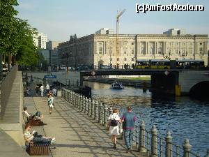 [P05] Râul Spree.  » foto by Mihai18
 - 
<span class="allrVoted glyphicon glyphicon-heart hidden" id="av670683"></span>
<a class="m-l-10 hidden" id="sv670683" onclick="voting_Foto_DelVot(,670683,4900)" role="button">șterge vot <span class="glyphicon glyphicon-remove"></span></a>
<a id="v9670683" class=" c-red"  onclick="voting_Foto_SetVot(670683)" role="button"><span class="glyphicon glyphicon-heart-empty"></span> <b>LIKE</b> = Votează poza</a> <img class="hidden"  id="f670683W9" src="/imagini/loader.gif" border="0" /><span class="AjErrMes hidden" id="e670683ErM"></span>