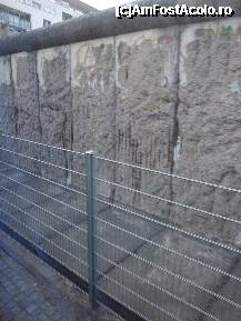 [P37] Berlin:fragment din Zidul Berlinului, păstrat în forma originală spre aducere aminte.... » foto by mariana.olaru
 - 
<span class="allrVoted glyphicon glyphicon-heart hidden" id="av173409"></span>
<a class="m-l-10 hidden" id="sv173409" onclick="voting_Foto_DelVot(,173409,4900)" role="button">șterge vot <span class="glyphicon glyphicon-remove"></span></a>
<a id="v9173409" class=" c-red"  onclick="voting_Foto_SetVot(173409)" role="button"><span class="glyphicon glyphicon-heart-empty"></span> <b>LIKE</b> = Votează poza</a> <img class="hidden"  id="f173409W9" src="/imagini/loader.gif" border="0" /><span class="AjErrMes hidden" id="e173409ErM"></span>