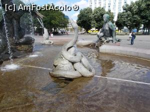 [P19] Berlin. Fântâna Neptun. <p> (Greșit setată data aparatului foto. Corect: 2017).  » foto by mihaelavoicu
 - 
<span class="allrVoted glyphicon glyphicon-heart hidden" id="av942236"></span>
<a class="m-l-10 hidden" id="sv942236" onclick="voting_Foto_DelVot(,942236,4900)" role="button">șterge vot <span class="glyphicon glyphicon-remove"></span></a>
<a id="v9942236" class=" c-red"  onclick="voting_Foto_SetVot(942236)" role="button"><span class="glyphicon glyphicon-heart-empty"></span> <b>LIKE</b> = Votează poza</a> <img class="hidden"  id="f942236W9" src="/imagini/loader.gif" border="0" /><span class="AjErrMes hidden" id="e942236ErM"></span>