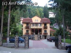 [P11] O vilă frumoasă de pe strada Trandafirilor unde mi-ar plăcea să mă cazez cândva.  » foto by Floryn81
 - 
<span class="allrVoted glyphicon glyphicon-heart hidden" id="av721074"></span>
<a class="m-l-10 hidden" id="sv721074" onclick="voting_Foto_DelVot(,721074,4909)" role="button">șterge vot <span class="glyphicon glyphicon-remove"></span></a>
<a id="v9721074" class=" c-red"  onclick="voting_Foto_SetVot(721074)" role="button"><span class="glyphicon glyphicon-heart-empty"></span> <b>LIKE</b> = Votează poza</a> <img class="hidden"  id="f721074W9" src="/imagini/loader.gif" border="0" /><span class="AjErrMes hidden" id="e721074ErM"></span>