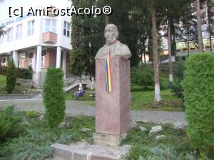 [P14] Bustul lui Nicolae Bălcescu din apropierea hotelului Danubius.  » foto by Floryn81
 - 
<span class="allrVoted glyphicon glyphicon-heart hidden" id="av721077"></span>
<a class="m-l-10 hidden" id="sv721077" onclick="voting_Foto_DelVot(,721077,4909)" role="button">șterge vot <span class="glyphicon glyphicon-remove"></span></a>
<a id="v9721077" class=" c-red"  onclick="voting_Foto_SetVot(721077)" role="button"><span class="glyphicon glyphicon-heart-empty"></span> <b>LIKE</b> = Votează poza</a> <img class="hidden"  id="f721077W9" src="/imagini/loader.gif" border="0" /><span class="AjErrMes hidden" id="e721077ErM"></span>