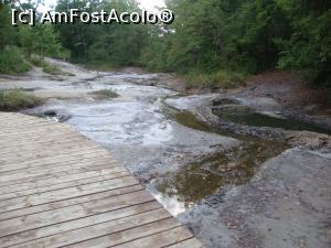 [P37] Am ajuns într-o zonă mlăștinoasă, unde sarea se vedea din belșug la suprafață. Ne-am întâlnit aici cu vreo câțiva oameni care se unseseră cu nămol din zonă și care ne-au indicat pe unde vom ajunge din nou la lacul Ursu.  » foto by Floryn81
 - 
<span class="allrVoted glyphicon glyphicon-heart hidden" id="av721100"></span>
<a class="m-l-10 hidden" id="sv721100" onclick="voting_Foto_DelVot(,721100,4909)" role="button">șterge vot <span class="glyphicon glyphicon-remove"></span></a>
<a id="v9721100" class=" c-red"  onclick="voting_Foto_SetVot(721100)" role="button"><span class="glyphicon glyphicon-heart-empty"></span> <b>LIKE</b> = Votează poza</a> <img class="hidden"  id="f721100W9" src="/imagini/loader.gif" border="0" /><span class="AjErrMes hidden" id="e721100ErM"></span>
