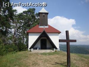 [P24] Capela schitului văzută din față, de lângă crucea nr. 14.  » foto by Floryn81
 - 
<span class="allrVoted glyphicon glyphicon-heart hidden" id="av775466"></span>
<a class="m-l-10 hidden" id="sv775466" onclick="voting_Foto_DelVot(,775466,4909)" role="button">șterge vot <span class="glyphicon glyphicon-remove"></span></a>
<a id="v9775466" class=" c-red"  onclick="voting_Foto_SetVot(775466)" role="button"><span class="glyphicon glyphicon-heart-empty"></span> <b>LIKE</b> = Votează poza</a> <img class="hidden"  id="f775466W9" src="/imagini/loader.gif" border="0" /><span class="AjErrMes hidden" id="e775466ErM"></span>