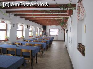 [P12] Partia de schi din Sovata, jud. Mures, Cabana Repas***, sala de mese » foto by Dana2008
 - 
<span class="allrVoted glyphicon glyphicon-heart hidden" id="av819910"></span>
<a class="m-l-10 hidden" id="sv819910" onclick="voting_Foto_DelVot(,819910,4909)" role="button">șterge vot <span class="glyphicon glyphicon-remove"></span></a>
<a id="v9819910" class=" c-red"  onclick="voting_Foto_SetVot(819910)" role="button"><span class="glyphicon glyphicon-heart-empty"></span> <b>LIKE</b> = Votează poza</a> <img class="hidden"  id="f819910W9" src="/imagini/loader.gif" border="0" /><span class="AjErrMes hidden" id="e819910ErM"></span>