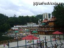 [P06] Sovata - Lacul Ursu - fiind pauza, turistii asteapta sa se deschida lacul, la ora 15.00 » foto by biancuta
 - 
<span class="allrVoted glyphicon glyphicon-heart hidden" id="av104966"></span>
<a class="m-l-10 hidden" id="sv104966" onclick="voting_Foto_DelVot(,104966,4909)" role="button">șterge vot <span class="glyphicon glyphicon-remove"></span></a>
<a id="v9104966" class=" c-red"  onclick="voting_Foto_SetVot(104966)" role="button"><span class="glyphicon glyphicon-heart-empty"></span> <b>LIKE</b> = Votează poza</a> <img class="hidden"  id="f104966W9" src="/imagini/loader.gif" border="0" /><span class="AjErrMes hidden" id="e104966ErM"></span>