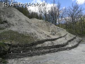 [P35] Un versant sărat ce mărginește aleea principală, în vecinătatea Lacurilor Verde și Roșu » foto by crismis
 - 
<span class="allrVoted glyphicon glyphicon-heart hidden" id="av856683"></span>
<a class="m-l-10 hidden" id="sv856683" onclick="voting_Foto_DelVot(,856683,4909)" role="button">șterge vot <span class="glyphicon glyphicon-remove"></span></a>
<a id="v9856683" class=" c-red"  onclick="voting_Foto_SetVot(856683)" role="button"><span class="glyphicon glyphicon-heart-empty"></span> <b>LIKE</b> = Votează poza</a> <img class="hidden"  id="f856683W9" src="/imagini/loader.gif" border="0" /><span class="AjErrMes hidden" id="e856683ErM"></span>