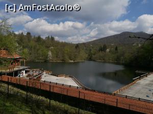 [P05] Lacul Ursu; în dreapta, baza de tratament » foto by crismis
 - 
<span class="allrVoted glyphicon glyphicon-heart hidden" id="av856653"></span>
<a class="m-l-10 hidden" id="sv856653" onclick="voting_Foto_DelVot(,856653,4909)" role="button">șterge vot <span class="glyphicon glyphicon-remove"></span></a>
<a id="v9856653" class=" c-red"  onclick="voting_Foto_SetVot(856653)" role="button"><span class="glyphicon glyphicon-heart-empty"></span> <b>LIKE</b> = Votează poza</a> <img class="hidden"  id="f856653W9" src="/imagini/loader.gif" border="0" /><span class="AjErrMes hidden" id="e856653ErM"></span>