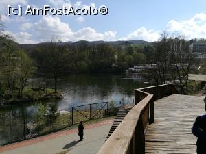 [P08] Vedere spre Lacul Ursu și baza sa de tratament de pe pasarelă » foto by crismis
 - 
<span class="allrVoted glyphicon glyphicon-heart hidden" id="av856656"></span>
<a class="m-l-10 hidden" id="sv856656" onclick="voting_Foto_DelVot(,856656,4909)" role="button">șterge vot <span class="glyphicon glyphicon-remove"></span></a>
<a id="v9856656" class=" c-red"  onclick="voting_Foto_SetVot(856656)" role="button"><span class="glyphicon glyphicon-heart-empty"></span> <b>LIKE</b> = Votează poza</a> <img class="hidden"  id="f856656W9" src="/imagini/loader.gif" border="0" /><span class="AjErrMes hidden" id="e856656ErM"></span>