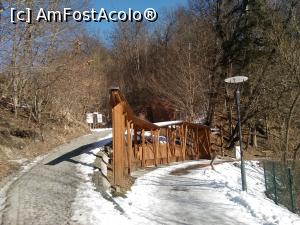 [P08] In jurul lacului Ursu, au aparut numeroase bancute de lemn si esplanade de 'belvedere' » foto by dorgo
 - 
<span class="allrVoted glyphicon glyphicon-heart hidden" id="av841014"></span>
<a class="m-l-10 hidden" id="sv841014" onclick="voting_Foto_DelVot(,841014,4909)" role="button">șterge vot <span class="glyphicon glyphicon-remove"></span></a>
<a id="v9841014" class=" c-red"  onclick="voting_Foto_SetVot(841014)" role="button"><span class="glyphicon glyphicon-heart-empty"></span> <b>LIKE</b> = Votează poza</a> <img class="hidden"  id="f841014W9" src="/imagini/loader.gif" border="0" /><span class="AjErrMes hidden" id="e841014ErM"></span>