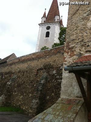 [P15] Biserica fortificata din Cristian!  » foto by ARA
 - 
<span class="allrVoted glyphicon glyphicon-heart hidden" id="av623560"></span>
<a class="m-l-10 hidden" id="sv623560" onclick="voting_Foto_DelVot(,623560,4910)" role="button">șterge vot <span class="glyphicon glyphicon-remove"></span></a>
<a id="v9623560" class=" c-red"  onclick="voting_Foto_SetVot(623560)" role="button"><span class="glyphicon glyphicon-heart-empty"></span> <b>LIKE</b> = Votează poza</a> <img class="hidden"  id="f623560W9" src="/imagini/loader.gif" border="0" /><span class="AjErrMes hidden" id="e623560ErM"></span>