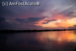 [P21] Apus de soare văzut de pe malul Dunării - fotografie neprelucrată, culorile erau exact așa cum le vedeți » foto by Mika
 - 
<span class="allrVoted glyphicon glyphicon-heart hidden" id="av1196348"></span>
<a class="m-l-10 hidden" id="sv1196348" onclick="voting_Foto_DelVot(,1196348,4923)" role="button">șterge vot <span class="glyphicon glyphicon-remove"></span></a>
<a id="v91196348" class=" c-red"  onclick="voting_Foto_SetVot(1196348)" role="button"><span class="glyphicon glyphicon-heart-empty"></span> <b>LIKE</b> = Votează poza</a> <img class="hidden"  id="f1196348W9" src="/imagini/loader.gif" border="0" /><span class="AjErrMes hidden" id="e1196348ErM"></span>