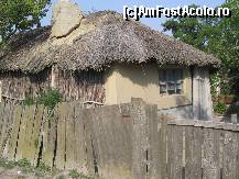 [P08] casuta traditionala in Sfantu Gheorghe, din pamant si trestie - era inca locuita » foto by dianabzs
 - 
<span class="allrVoted glyphicon glyphicon-heart hidden" id="av160404"></span>
<a class="m-l-10 hidden" id="sv160404" onclick="voting_Foto_DelVot(,160404,4923)" role="button">șterge vot <span class="glyphicon glyphicon-remove"></span></a>
<a id="v9160404" class=" c-red"  onclick="voting_Foto_SetVot(160404)" role="button"><span class="glyphicon glyphicon-heart-empty"></span> <b>LIKE</b> = Votează poza</a> <img class="hidden"  id="f160404W9" src="/imagini/loader.gif" border="0" /><span class="AjErrMes hidden" id="e160404ErM"></span>
