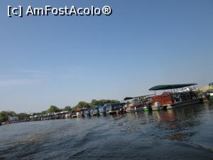 [P05] Debarcaderul văzut din depărtare cu bărci care aşteaptă turişti » foto by Michi
 - 
<span class="allrVoted glyphicon glyphicon-heart hidden" id="av1255923"></span>
<a class="m-l-10 hidden" id="sv1255923" onclick="voting_Foto_DelVot(,1255923,4923)" role="button">șterge vot <span class="glyphicon glyphicon-remove"></span></a>
<a id="v91255923" class=" c-red"  onclick="voting_Foto_SetVot(1255923)" role="button"><span class="glyphicon glyphicon-heart-empty"></span> <b>LIKE</b> = Votează poza</a> <img class="hidden"  id="f1255923W9" src="/imagini/loader.gif" border="0" /><span class="AjErrMes hidden" id="e1255923ErM"></span>