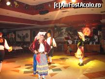 [P01] Costum traditional din Corfu. Cununa de flori, specifica zonei, si batista nelipsita din costumul popular grrecesc » foto by almona
 - 
<span class="allrVoted glyphicon glyphicon-heart hidden" id="av46811"></span>
<a class="m-l-10 hidden" id="sv46811" onclick="voting_Foto_DelVot(,46811,4934)" role="button">șterge vot <span class="glyphicon glyphicon-remove"></span></a>
<a id="v946811" class=" c-red"  onclick="voting_Foto_SetVot(46811)" role="button"><span class="glyphicon glyphicon-heart-empty"></span> <b>LIKE</b> = Votează poza</a> <img class="hidden"  id="f46811W9" src="/imagini/loader.gif" border="0" /><span class="AjErrMes hidden" id="e46811ErM"></span>
