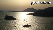 [P09] Sounio - apusul vazut de la Templul lui Poseidon » foto by Ellada_sagapo
 - 
<span class="allrVoted glyphicon glyphicon-heart hidden" id="av175287"></span>
<a class="m-l-10 hidden" id="sv175287" onclick="voting_Foto_DelVot(,175287,4934)" role="button">șterge vot <span class="glyphicon glyphicon-remove"></span></a>
<a id="v9175287" class=" c-red"  onclick="voting_Foto_SetVot(175287)" role="button"><span class="glyphicon glyphicon-heart-empty"></span> <b>LIKE</b> = Votează poza</a> <img class="hidden"  id="f175287W9" src="/imagini/loader.gif" border="0" /><span class="AjErrMes hidden" id="e175287ErM"></span>