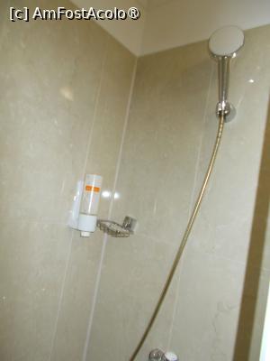 [P22] Dusul. Avea dispenser cu gel de dus. » foto by Zoazore
 - 
<span class="allrVoted glyphicon glyphicon-heart hidden" id="av1523826"></span>
<a class="m-l-10 hidden" id="sv1523826" onclick="voting_Foto_DelVot(,1523826,4946)" role="button">șterge vot <span class="glyphicon glyphicon-remove"></span></a>
<a id="v91523826" class=" c-red"  onclick="voting_Foto_SetVot(1523826)" role="button"><span class="glyphicon glyphicon-heart-empty"></span> <b>LIKE</b> = Votează poza</a> <img class="hidden"  id="f1523826W9" src="/imagini/loader.gif" border="0" /><span class="AjErrMes hidden" id="e1523826ErM"></span>