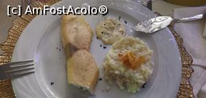 [P32] Peștele cu risotto Quatro Formaggi și fiola de lămâie, foarte, foarte bun.  » foto by Aurici
 - 
<span class="allrVoted glyphicon glyphicon-heart hidden" id="av1138611"></span>
<a class="m-l-10 hidden" id="sv1138611" onclick="voting_Foto_DelVot(,1138611,4946)" role="button">șterge vot <span class="glyphicon glyphicon-remove"></span></a>
<a id="v91138611" class=" c-red"  onclick="voting_Foto_SetVot(1138611)" role="button"><span class="glyphicon glyphicon-heart-empty"></span> <b>LIKE</b> = Votează poza</a> <img class="hidden"  id="f1138611W9" src="/imagini/loader.gif" border="0" /><span class="AjErrMes hidden" id="e1138611ErM"></span>