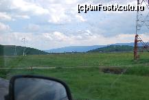 [P53] In apropiere de Ciceu, aceste doua movile sunt de fapt 'pintenii' muntilor Ciucului si Harghitei si delimiteaza 'Ciucul de Sus' (Izvorul Muresului - Ciceu) de 'Ciucul de Mijloc' (zona Miercurea Ciuc) » foto by gophren
 - 
<span class="allrVoted glyphicon glyphicon-heart hidden" id="av203712"></span>
<a class="m-l-10 hidden" id="sv203712" onclick="voting_Foto_DelVot(,203712,4951)" role="button">șterge vot <span class="glyphicon glyphicon-remove"></span></a>
<a id="v9203712" class=" c-red"  onclick="voting_Foto_SetVot(203712)" role="button"><span class="glyphicon glyphicon-heart-empty"></span> <b>LIKE</b> = Votează poza</a> <img class="hidden"  id="f203712W9" src="/imagini/loader.gif" border="0" /><span class="AjErrMes hidden" id="e203712ErM"></span>