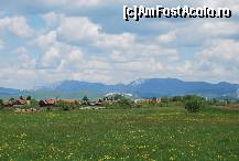 [P06] Muntii Hasmasului, in mijloc se vede Piatra Unica » foto by gophren
 - 
<span class="allrVoted glyphicon glyphicon-heart hidden" id="av203665"></span>
<a class="m-l-10 hidden" id="sv203665" onclick="voting_Foto_DelVot(,203665,4951)" role="button">șterge vot <span class="glyphicon glyphicon-remove"></span></a>
<a id="v9203665" class=" c-red"  onclick="voting_Foto_SetVot(203665)" role="button"><span class="glyphicon glyphicon-heart-empty"></span> <b>LIKE</b> = Votează poza</a> <img class="hidden"  id="f203665W9" src="/imagini/loader.gif" border="0" /><span class="AjErrMes hidden" id="e203665ErM"></span>