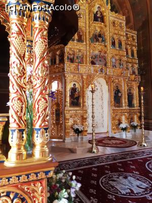 [P17] Catedrala ortodoxă episcopală Sfântul Ierarh Nicolae din centrul oraşului - detaliu interior: altarul » foto by Qvadratvus
 - 
<span class="allrVoted glyphicon glyphicon-heart hidden" id="av1176067"></span>
<a class="m-l-10 hidden" id="sv1176067" onclick="voting_Foto_DelVot(,1176067,4951)" role="button">șterge vot <span class="glyphicon glyphicon-remove"></span></a>
<a id="v91176067" class=" c-red"  onclick="voting_Foto_SetVot(1176067)" role="button"><span class="glyphicon glyphicon-heart-empty"></span> <b>LIKE</b> = Votează poza</a> <img class="hidden"  id="f1176067W9" src="/imagini/loader.gif" border="0" /><span class="AjErrMes hidden" id="e1176067ErM"></span>