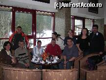 [P32] De la stg la dr:
- pe fotolii: Mirelab, Cornel, Geni, sotul lui Geni, sotul lui Arinuca
- in picioare: Iubitul lui Mili1983, Mariana - cea cu alb care se apleaca, Sanziana_m, Lizuk si Alex_Macedo » foto by mili1983
 - 
<span class="allrVoted glyphicon glyphicon-heart hidden" id="av50304"></span>
<a class="m-l-10 hidden" id="sv50304" onclick="voting_Foto_DelVot(,50304,4961)" role="button">șterge vot <span class="glyphicon glyphicon-remove"></span></a>
<a id="v950304" class=" c-red"  onclick="voting_Foto_SetVot(50304)" role="button"><span class="glyphicon glyphicon-heart-empty"></span> <b>LIKE</b> = Votează poza</a> <img class="hidden"  id="f50304W9" src="/imagini/loader.gif" border="0" /><span class="AjErrMes hidden" id="e50304ErM"></span>