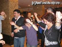 [P09] De la stanga la dreapta... Alex_Macedo... doamna cu bluza mov nu stiu cine este [<i>nota webm: este Cristinela76, sotia lui ionescunic</i>] si imi cer scuze... langa ea Ileanaexperta » foto by mili1983
 - 
<span class="allrVoted glyphicon glyphicon-heart hidden" id="av50281"></span>
<a class="m-l-10 hidden" id="sv50281" onclick="voting_Foto_DelVot(,50281,4961)" role="button">șterge vot <span class="glyphicon glyphicon-remove"></span></a>
<a id="v950281" class=" c-red"  onclick="voting_Foto_SetVot(50281)" role="button"><span class="glyphicon glyphicon-heart-empty"></span> <b>LIKE</b> = Votează poza</a> <img class="hidden"  id="f50281W9" src="/imagini/loader.gif" border="0" /><span class="AjErrMes hidden" id="e50281ErM"></span>