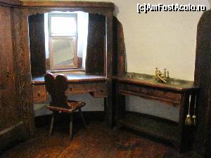 [P15] asta era un fel de baie sau de sala a oglinzilor. o sala de infrumusetare. ceva de genul asta » foto by fra
 - 
<span class="allrVoted glyphicon glyphicon-heart hidden" id="av652874"></span>
<a class="m-l-10 hidden" id="sv652874" onclick="voting_Foto_DelVot(,652874,4963)" role="button">șterge vot <span class="glyphicon glyphicon-remove"></span></a>
<a id="v9652874" class=" c-red"  onclick="voting_Foto_SetVot(652874)" role="button"><span class="glyphicon glyphicon-heart-empty"></span> <b>LIKE</b> = Votează poza</a> <img class="hidden"  id="f652874W9" src="/imagini/loader.gif" border="0" /><span class="AjErrMes hidden" id="e652874ErM"></span>