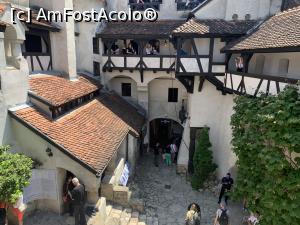 [P43] Castelul Bran-curtea interioară » foto by AZE
 - 
<span class="allrVoted glyphicon glyphicon-heart hidden" id="av1371649"></span>
<a class="m-l-10 hidden" id="sv1371649" onclick="voting_Foto_DelVot(,1371649,4963)" role="button">șterge vot <span class="glyphicon glyphicon-remove"></span></a>
<a id="v91371649" class=" c-red"  onclick="voting_Foto_SetVot(1371649)" role="button"><span class="glyphicon glyphicon-heart-empty"></span> <b>LIKE</b> = Votează poza</a> <img class="hidden"  id="f1371649W9" src="/imagini/loader.gif" border="0" /><span class="AjErrMes hidden" id="e1371649ErM"></span>