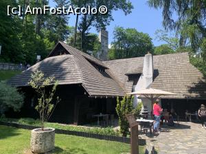 [P56] Castelul Bran-restaurant din parc » foto by AZE
 - 
<span class="allrVoted glyphicon glyphicon-heart hidden" id="av1371662"></span>
<a class="m-l-10 hidden" id="sv1371662" onclick="voting_Foto_DelVot(,1371662,4963)" role="button">șterge vot <span class="glyphicon glyphicon-remove"></span></a>
<a id="v91371662" class=" c-red"  onclick="voting_Foto_SetVot(1371662)" role="button"><span class="glyphicon glyphicon-heart-empty"></span> <b>LIKE</b> = Votează poza</a> <img class="hidden"  id="f1371662W9" src="/imagini/loader.gif" border="0" /><span class="AjErrMes hidden" id="e1371662ErM"></span>