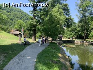 [P58] Castelul Bran-alee din parc » foto by AZE
 - 
<span class="allrVoted glyphicon glyphicon-heart hidden" id="av1371664"></span>
<a class="m-l-10 hidden" id="sv1371664" onclick="voting_Foto_DelVot(,1371664,4963)" role="button">șterge vot <span class="glyphicon glyphicon-remove"></span></a>
<a id="v91371664" class=" c-red"  onclick="voting_Foto_SetVot(1371664)" role="button"><span class="glyphicon glyphicon-heart-empty"></span> <b>LIKE</b> = Votează poza</a> <img class="hidden"  id="f1371664W9" src="/imagini/loader.gif" border="0" /><span class="AjErrMes hidden" id="e1371664ErM"></span>
