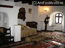 [P12] Castelul Bran - vedere de ansamblu asupra unei camere - simplitate, bun gust, istorie pura. » foto by creivean
 - 
<span class="allrVoted glyphicon glyphicon-heart hidden" id="av75135"></span>
<a class="m-l-10 hidden" id="sv75135" onclick="voting_Foto_DelVot(,75135,4963)" role="button">șterge vot <span class="glyphicon glyphicon-remove"></span></a>
<a id="v975135" class=" c-red"  onclick="voting_Foto_SetVot(75135)" role="button"><span class="glyphicon glyphicon-heart-empty"></span> <b>LIKE</b> = Votează poza</a> <img class="hidden"  id="f75135W9" src="/imagini/loader.gif" border="0" /><span class="AjErrMes hidden" id="e75135ErM"></span>