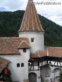 [P14] Castelul Bran - vedere in curtea interioara - unul dintre turnuri. » foto by creivean
 - 
<span class="allrVoted glyphicon glyphicon-heart hidden" id="av75140"></span>
<a class="m-l-10 hidden" id="sv75140" onclick="voting_Foto_DelVot(,75140,4963)" role="button">șterge vot <span class="glyphicon glyphicon-remove"></span></a>
<a id="v975140" class=" c-red"  onclick="voting_Foto_SetVot(75140)" role="button"><span class="glyphicon glyphicon-heart-empty"></span> <b>LIKE</b> = Votează poza</a> <img class="hidden"  id="f75140W9" src="/imagini/loader.gif" border="0" /><span class="AjErrMes hidden" id="e75140ErM"></span>