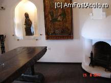 [P07] Castelul Bran - Mobilier traditional si unul dintre seminee. » foto by creivean
 - 
<span class="allrVoted glyphicon glyphicon-heart hidden" id="av75123"></span>
<a class="m-l-10 hidden" id="sv75123" onclick="voting_Foto_DelVot(,75123,4963)" role="button">șterge vot <span class="glyphicon glyphicon-remove"></span></a>
<a id="v975123" class=" c-red"  onclick="voting_Foto_SetVot(75123)" role="button"><span class="glyphicon glyphicon-heart-empty"></span> <b>LIKE</b> = Votează poza</a> <img class="hidden"  id="f75123W9" src="/imagini/loader.gif" border="0" /><span class="AjErrMes hidden" id="e75123ErM"></span>