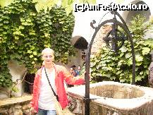 [P22] Fantana din curtea interioara, construita din ordinul Reginei Maria. Se spune ca face legatura subterana cu incaperi secrete din Castel. » foto by anadragusin
 - 
<span class="allrVoted glyphicon glyphicon-heart hidden" id="av170946"></span>
<a class="m-l-10 hidden" id="sv170946" onclick="voting_Foto_DelVot(,170946,4963)" role="button">șterge vot <span class="glyphicon glyphicon-remove"></span></a>
<a id="v9170946" class=" c-red"  onclick="voting_Foto_SetVot(170946)" role="button"><span class="glyphicon glyphicon-heart-empty"></span> <b>LIKE</b> = Votează poza</a> <img class="hidden"  id="f170946W9" src="/imagini/loader.gif" border="0" /><span class="AjErrMes hidden" id="e170946ErM"></span>