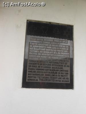 [P12] Bezidu Nou - Parcul memorial Bezidu Nou, placă pe Zidul Plângerii. » foto by iulianic
 - 
<span class="allrVoted glyphicon glyphicon-heart hidden" id="av1372217"></span>
<a class="m-l-10 hidden" id="sv1372217" onclick="voting_Foto_DelVot(,1372217,4976)" role="button">șterge vot <span class="glyphicon glyphicon-remove"></span></a>
<a id="v91372217" class=" c-red"  onclick="voting_Foto_SetVot(1372217)" role="button"><span class="glyphicon glyphicon-heart-empty"></span> <b>LIKE</b> = Votează poza</a> <img class="hidden"  id="f1372217W9" src="/imagini/loader.gif" border="0" /><span class="AjErrMes hidden" id="e1372217ErM"></span>