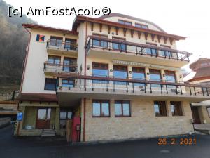 [P11] Hotel Kolping, corpul principal, în stânga jos, intrarea lucrătorilor » foto by irinad
 - 
<span class="allrVoted glyphicon glyphicon-heart hidden" id="av1225355"></span>
<a class="m-l-10 hidden" id="sv1225355" onclick="voting_Foto_DelVot(,1225355,4996)" role="button">șterge vot <span class="glyphicon glyphicon-remove"></span></a>
<a id="v91225355" class=" c-red"  onclick="voting_Foto_SetVot(1225355)" role="button"><span class="glyphicon glyphicon-heart-empty"></span> <b>LIKE</b> = Votează poza</a> <img class="hidden"  id="f1225355W9" src="/imagini/loader.gif" border="0" /><span class="AjErrMes hidden" id="e1225355ErM"></span>