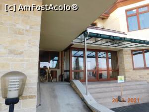 [P12] Intrarea principală în Hotel Kolping » foto by irinad
 - 
<span class="allrVoted glyphicon glyphicon-heart hidden" id="av1225356"></span>
<a class="m-l-10 hidden" id="sv1225356" onclick="voting_Foto_DelVot(,1225356,4996)" role="button">șterge vot <span class="glyphicon glyphicon-remove"></span></a>
<a id="v91225356" class=" c-red"  onclick="voting_Foto_SetVot(1225356)" role="button"><span class="glyphicon glyphicon-heart-empty"></span> <b>LIKE</b> = Votează poza</a> <img class="hidden"  id="f1225356W9" src="/imagini/loader.gif" border="0" /><span class="AjErrMes hidden" id="e1225356ErM"></span>